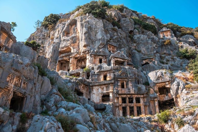 MİRA KEKOVA
